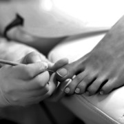 MANICURE - 98103-FOTO-25-PEDI-bn.jpg